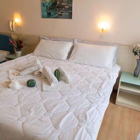 Hotel Cristina Hospitality Centrale (Adults Only) Riccione Extérieur photo