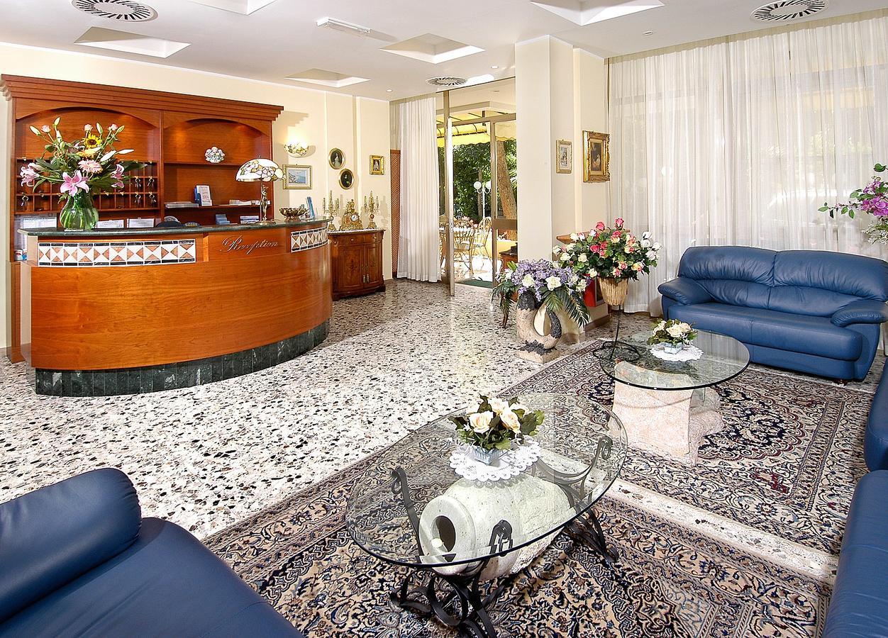 Hotel Cristina Hospitality Centrale (Adults Only) Riccione Extérieur photo