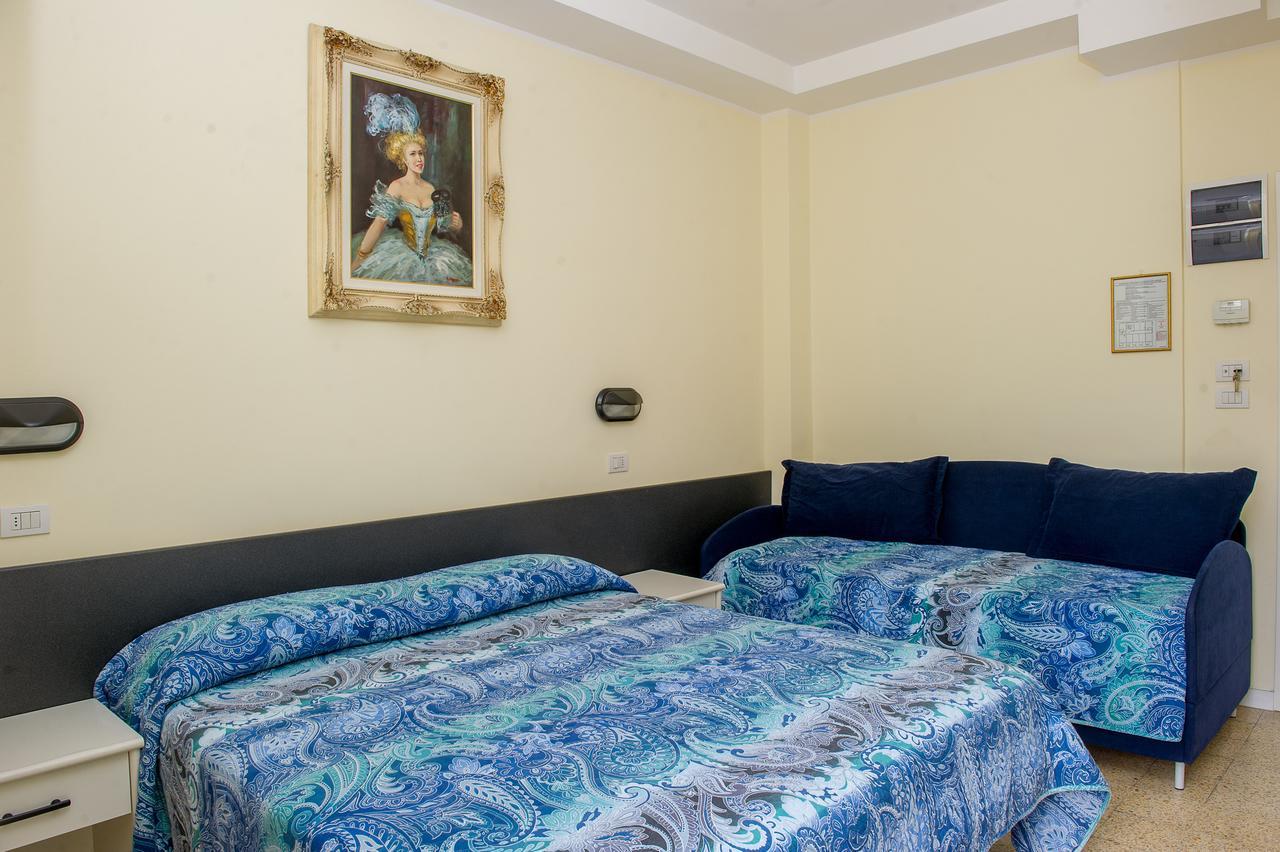 Hotel Cristina Hospitality Centrale (Adults Only) Riccione Extérieur photo